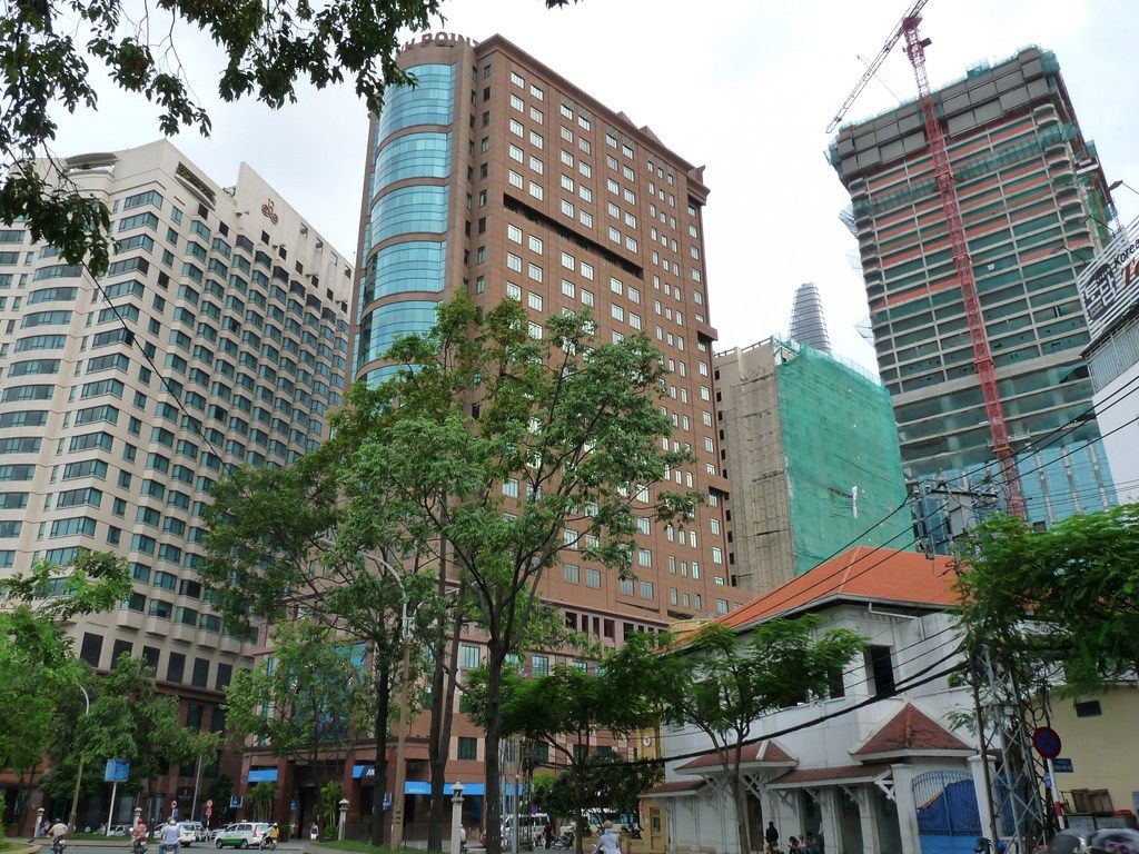 http://a6.idata.over-blog.com/2/01/48/43/Saigon-CBD/P1040260--1024x768-.JPG